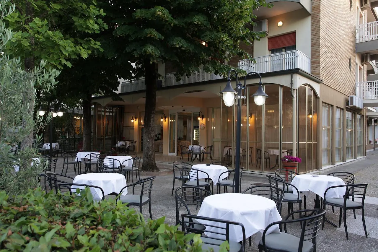 Hotel Santa Maria 체르비아